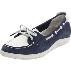 NEW TSUBO Women Milon Navy Off White Platform Boat Shoe Loafer Tie Bow Slip On